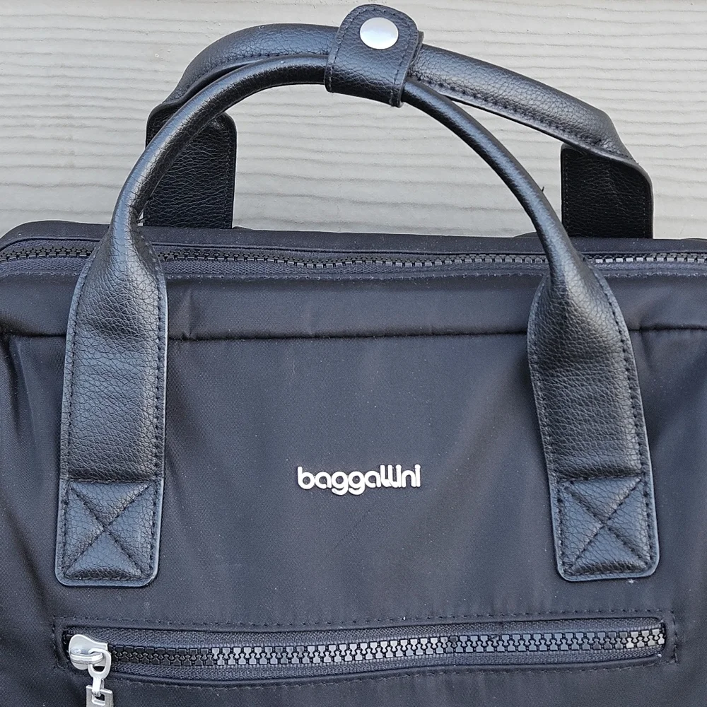 Baggallini Soho Backpack Black Laptop Purse Bag Carry On Travel Flight RFID EUC